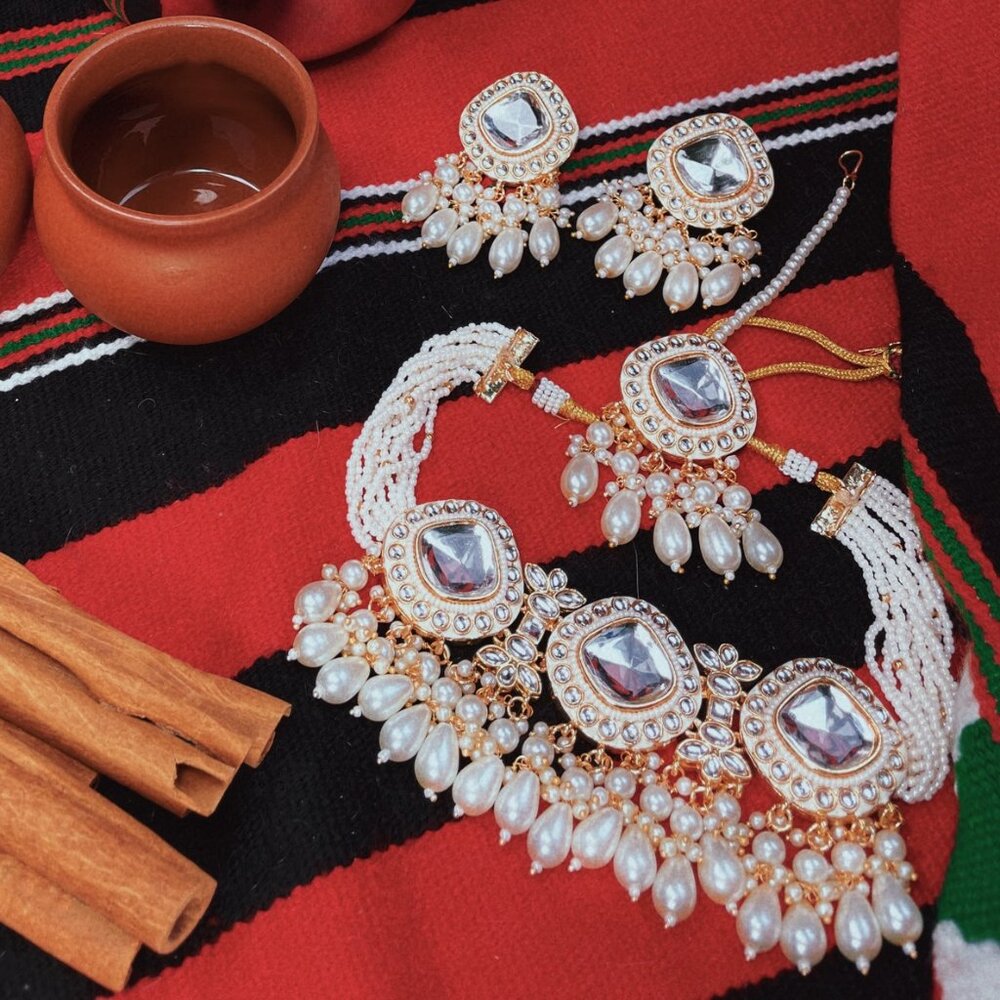 Indiann Jewelry - Shaha (white)